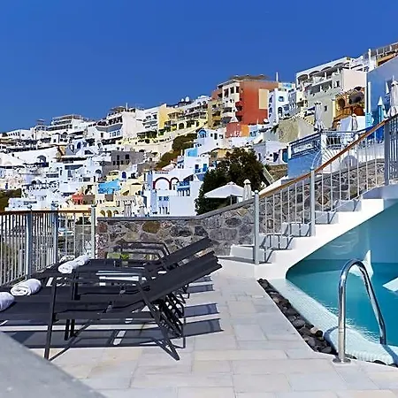 Cori Rigas Fira (Santorini)