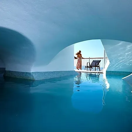 Cori Rigas Aparthotel Fira (Santorini)