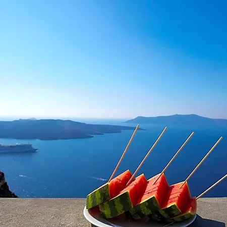 Cori Rigas Fira (Santorini)
