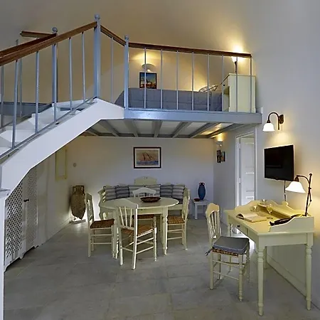 Cori Rigas Aparthotel Fira (Santorini)