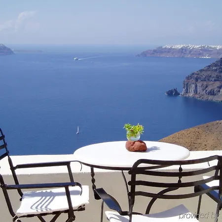 Cori Rigas מלון דירות