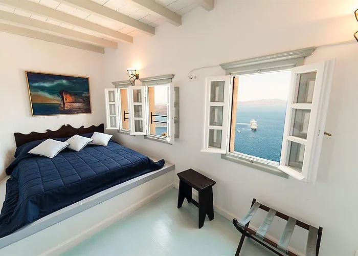 Cori Rigas Fira (Santorini)