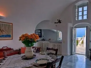 Cori Rigas 4* Fira (Santorini)