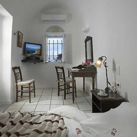 Cori Rigas 4* Fira (Santorini)