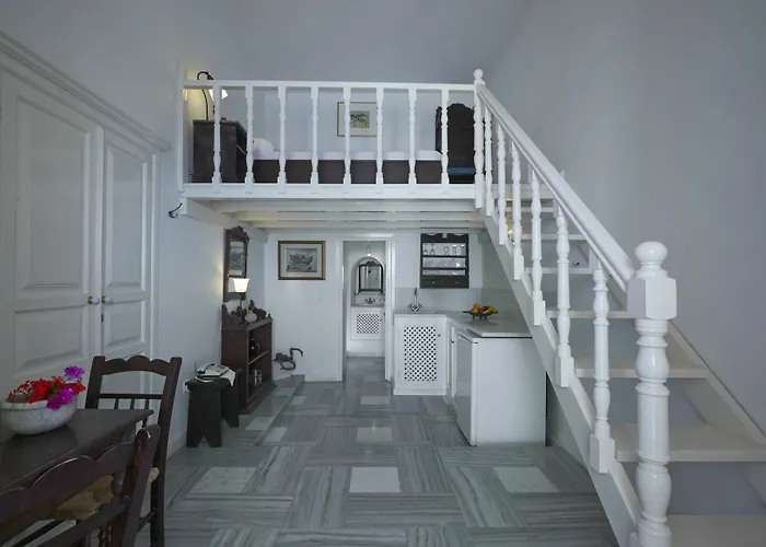 Cori Rigas Aparthotel Fira (Santorini)