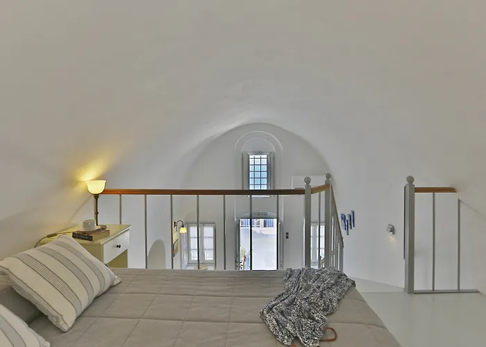 Cori Rigas 4* Fira (Santorini)